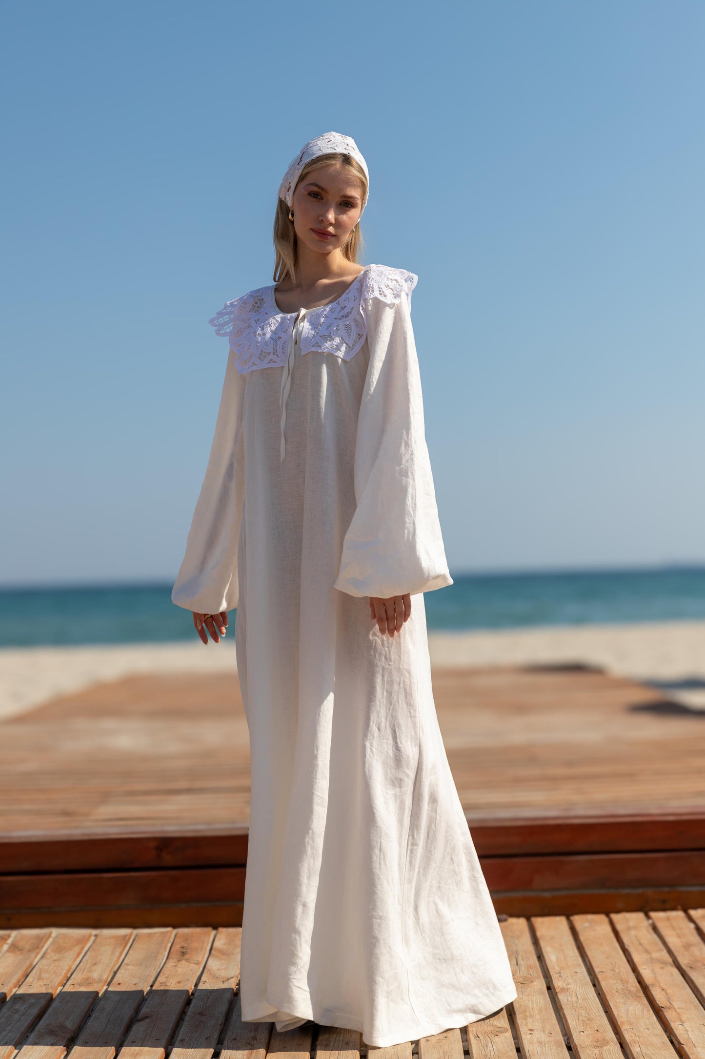 Balon Kollu Elişi Yakalıklı Romantik Beyaz Keten Elbise