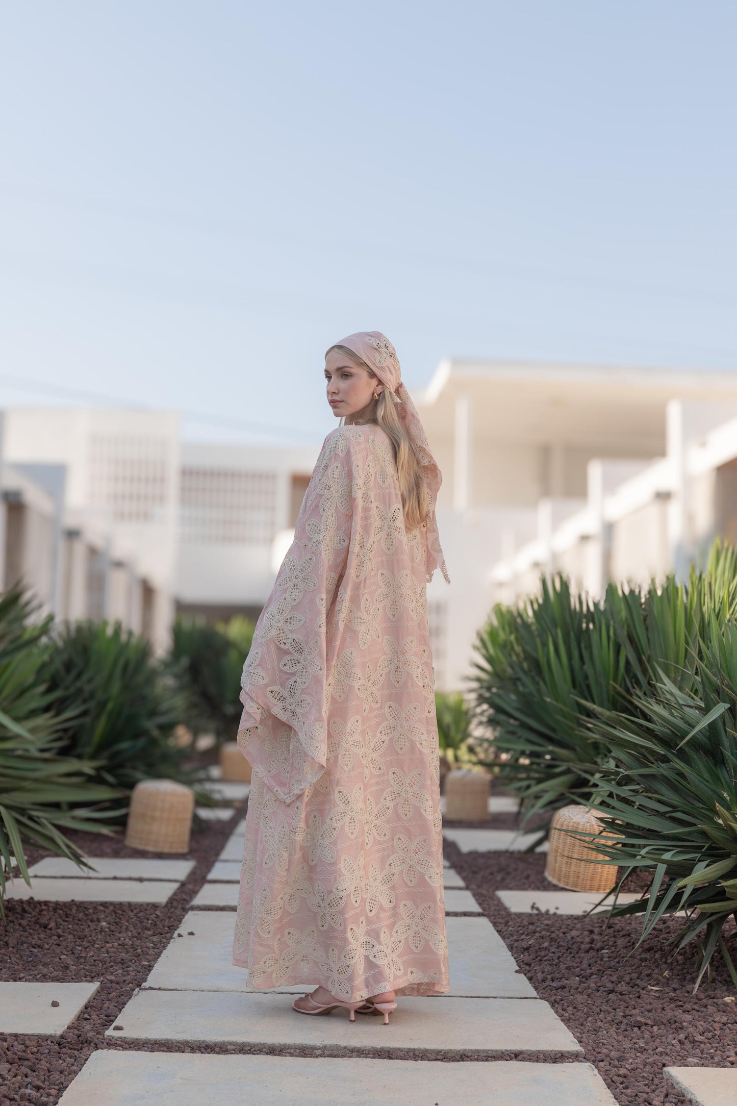 Kroşe Çiçekli İpek Fisto Pembe Kimono