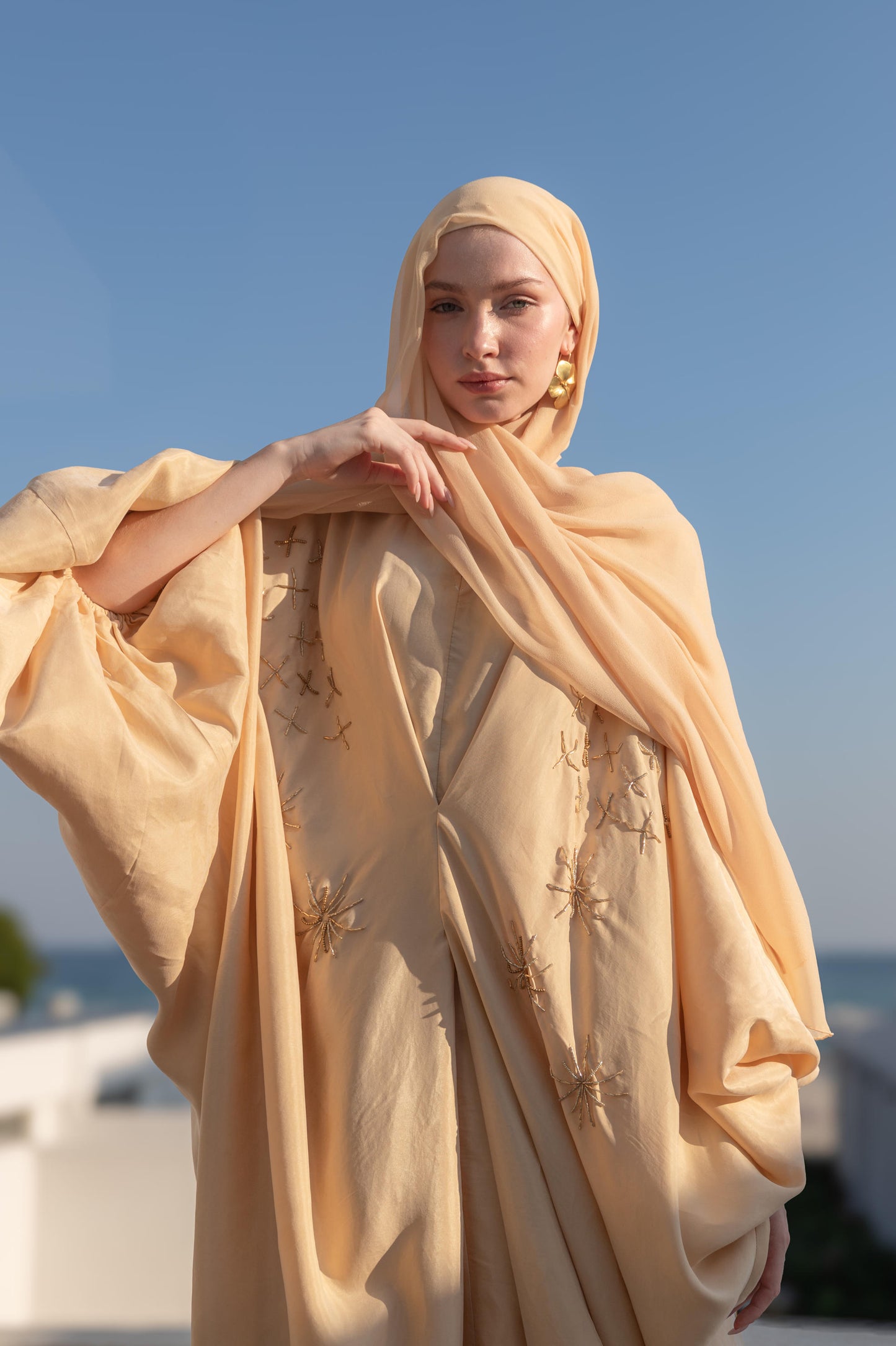 El İşlemeli Desert Glow Abaya Elbise