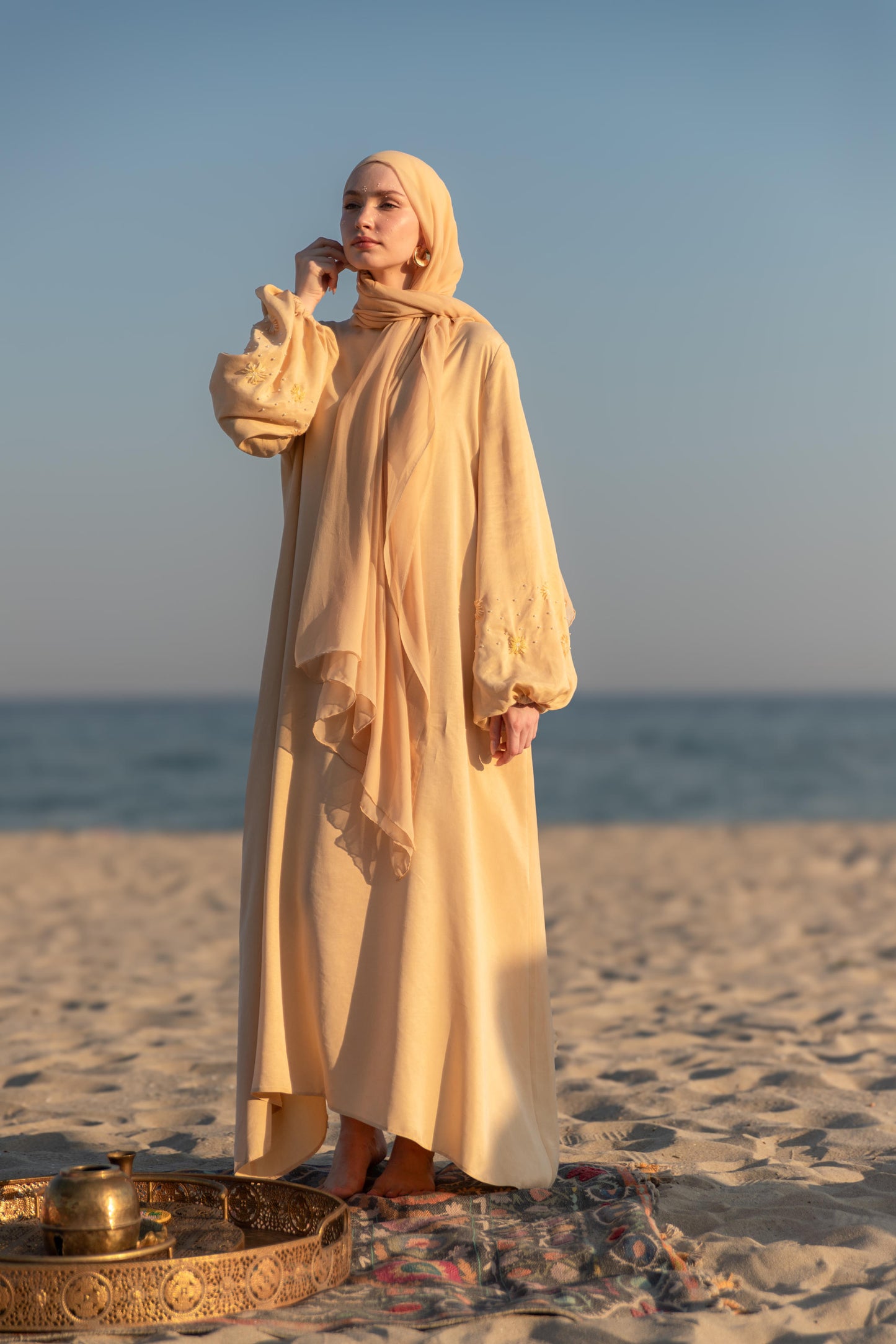 Kristal Ve İncilerle El İşlemeli Balon Kol Abaya Elbise Butter Yellow