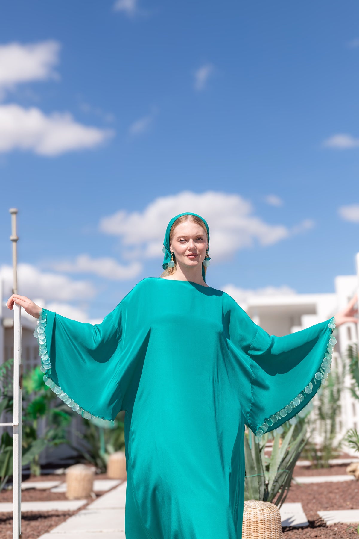 RÊVERIE |El İşlemeli İpekli Cupra Kaftan Elbise Tropical Jade